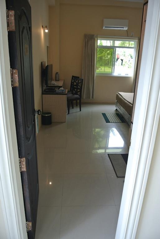 יאנגון Hotel 72 מראה חיצוני תמונה