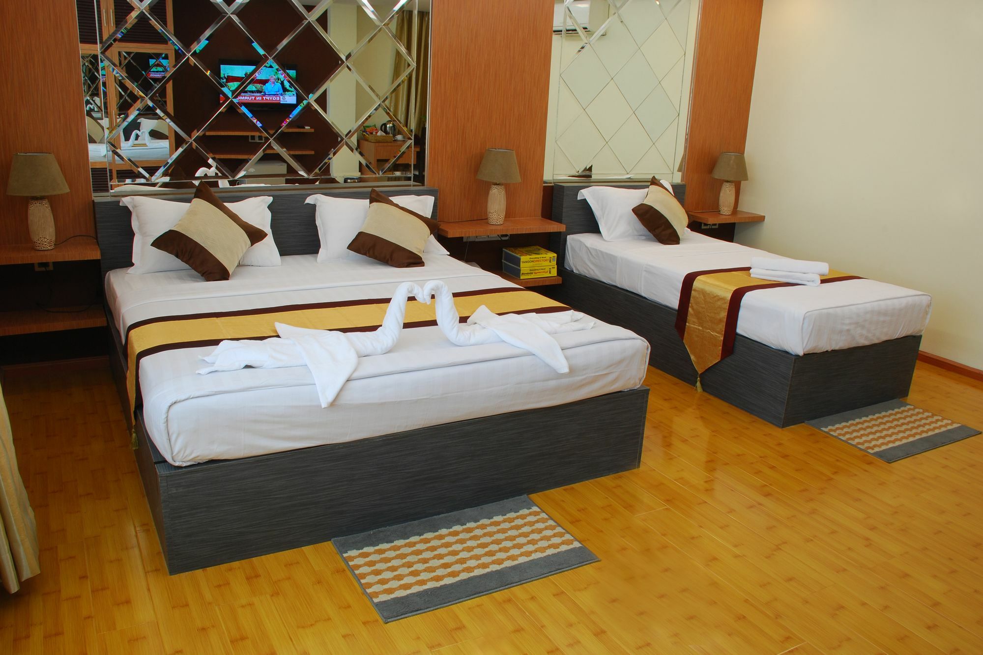 יאנגון Hotel 72 מראה חיצוני תמונה